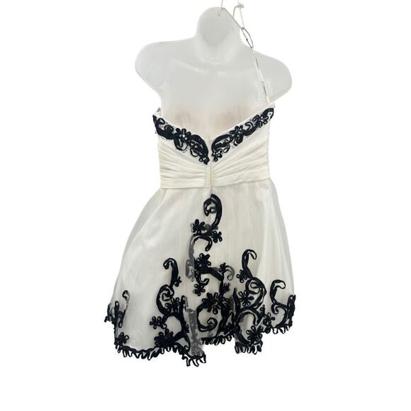 Cinderella  - Picture 3 of 11